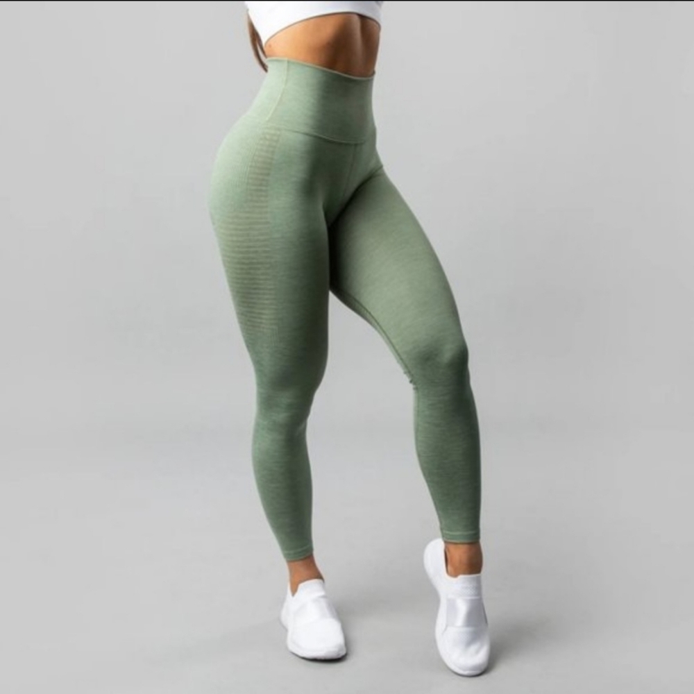 Alphalete Halo Leggings in Sage Green